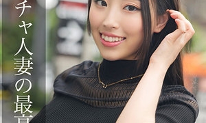 【ともみ28歳】透け透け黒下着がエロいスレンダー妻と中出しSEX
